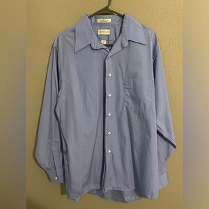 Mens Van Heusen Wrinkle Free button up dress shirt. Size 16 1/2 34/35.